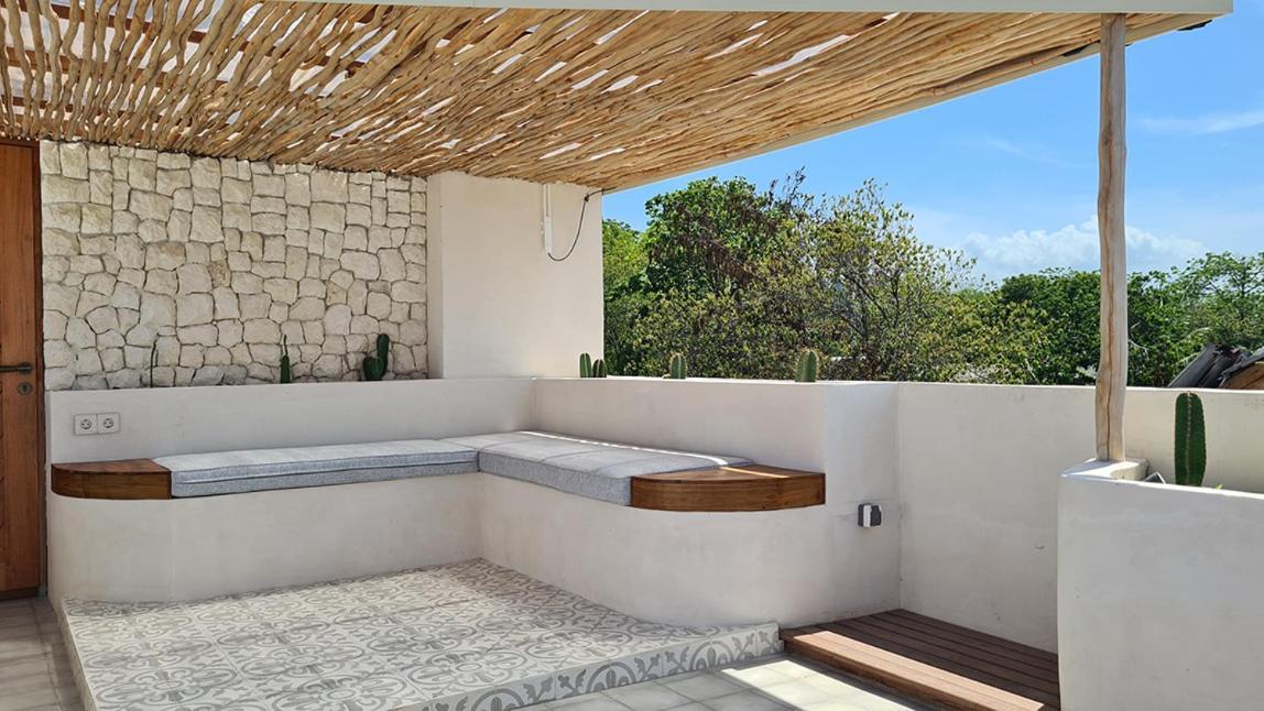 Shore Thing Gili Air Beachfront Apartment Exterior photo